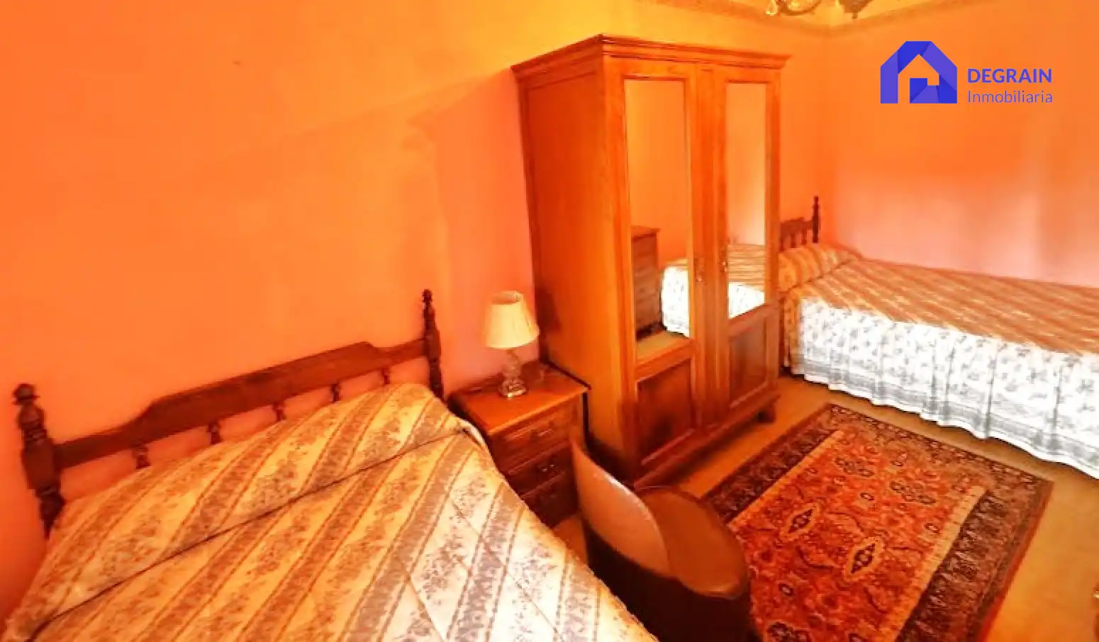 Schlafzimmer von Einfamilien-Reihenhaus zum Verkauf in Oviedo  mit Privatgarten und Terrasse