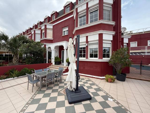Casa adosada en Venta en Ciutat Esportiva