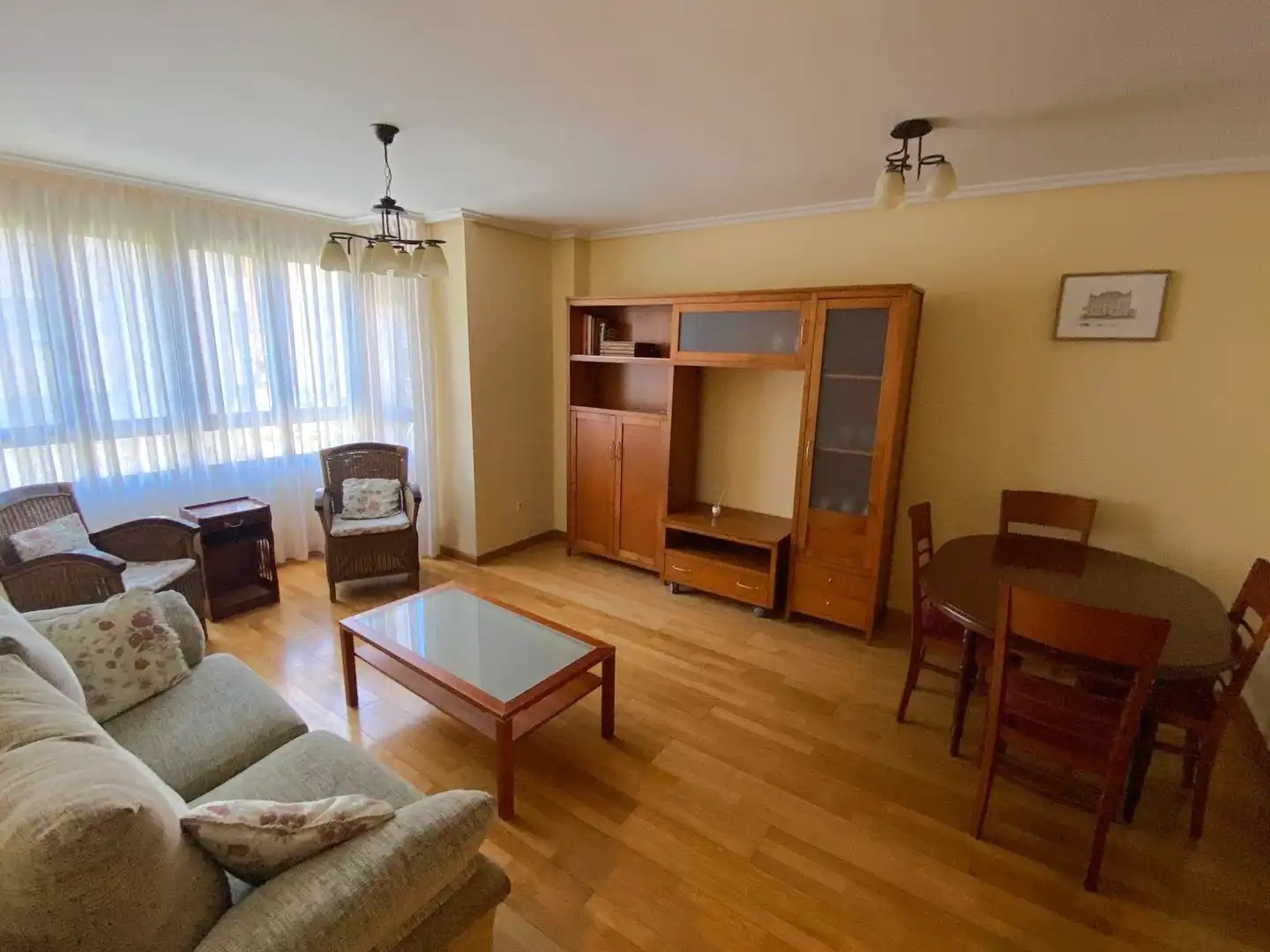 Apartament de lloguer a Calle Lancia, San Claudio - La Chantría