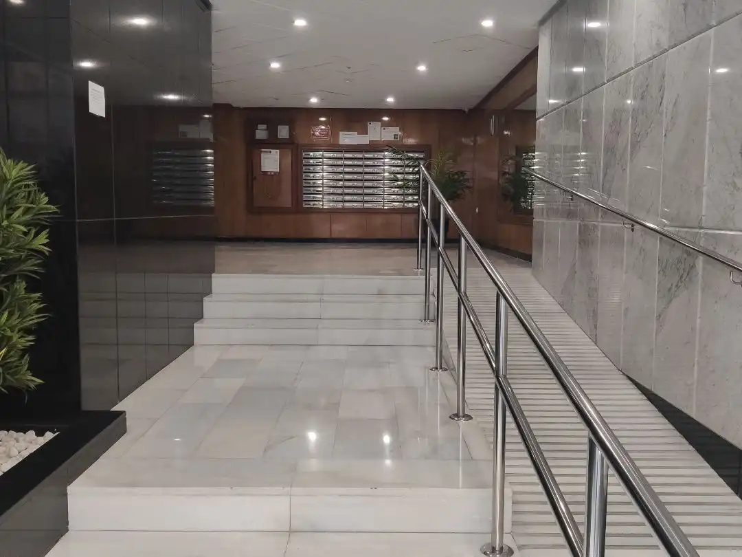 Piso con ascensor en venta en Camino de Ronda 143