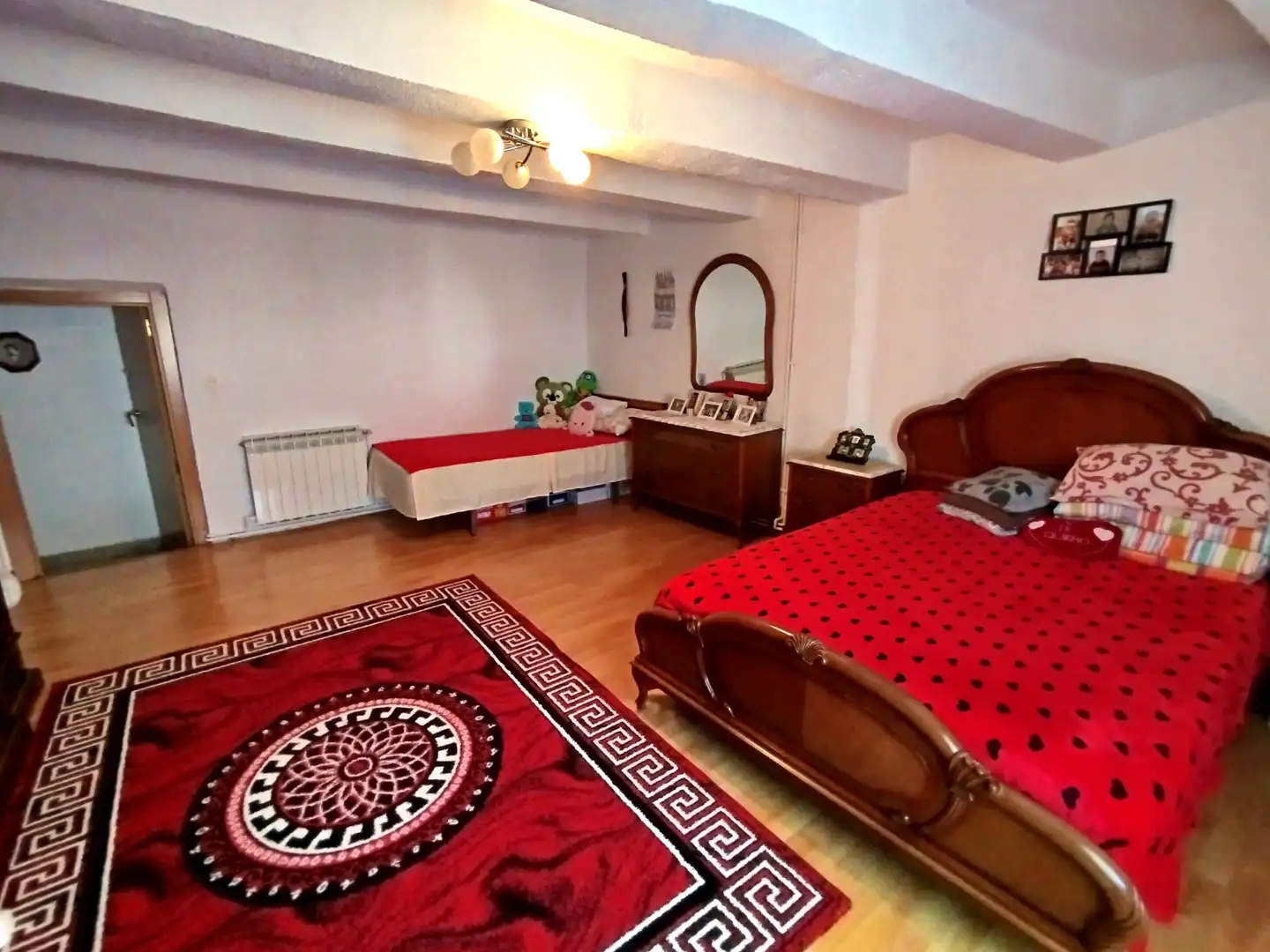 Dormitori de Casa adosada en venda en Mojados amb Calefacció, Parquet i Traster
