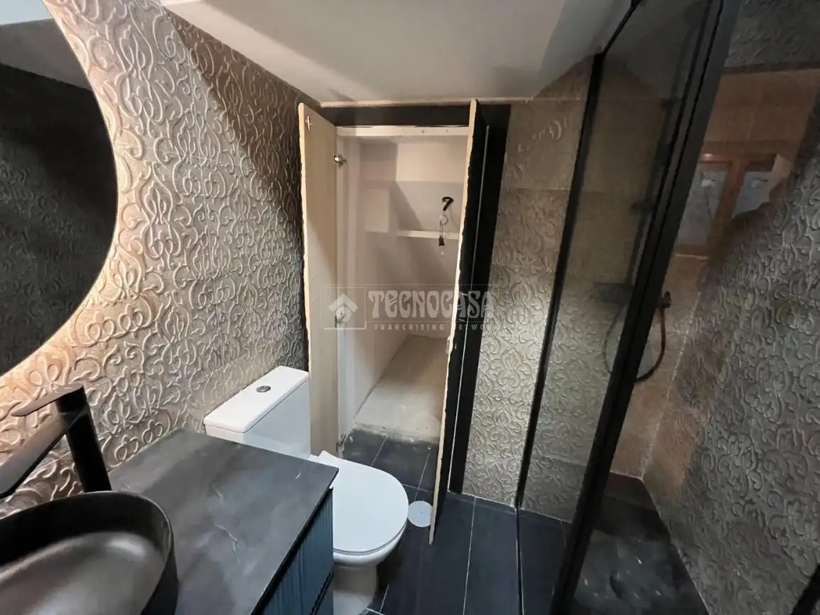 Baño de Piso en venta en Gijón  con Calefacción