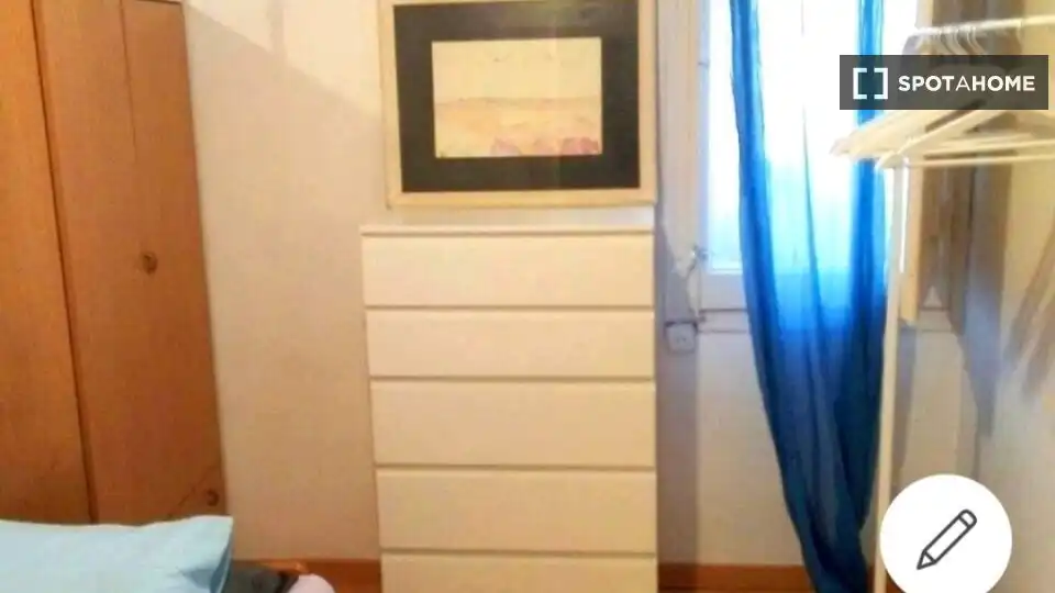Habitación en Almeda - El Corte Inglés