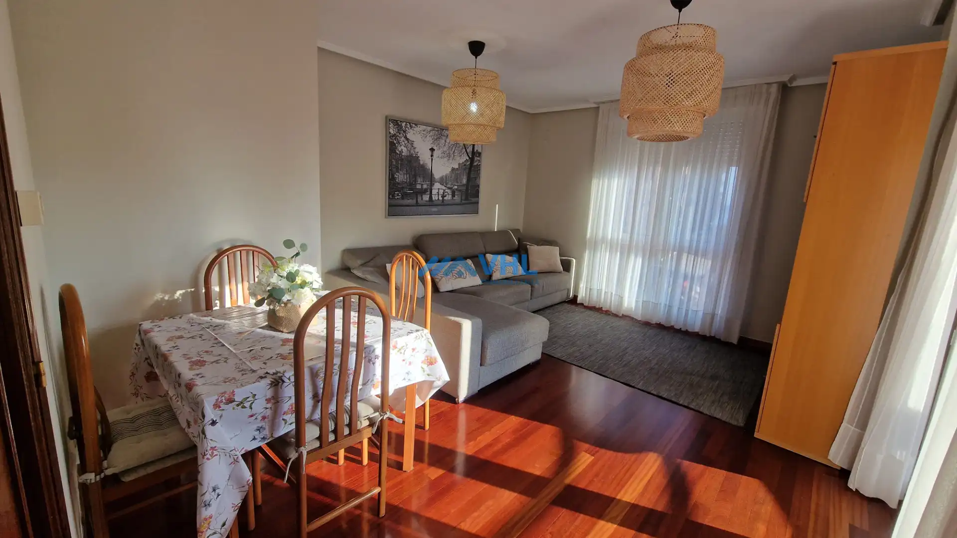 Sala d'estar de Pis de lloguer en Castro-Urdiales amb Calefacció, Terrassa i Moblat