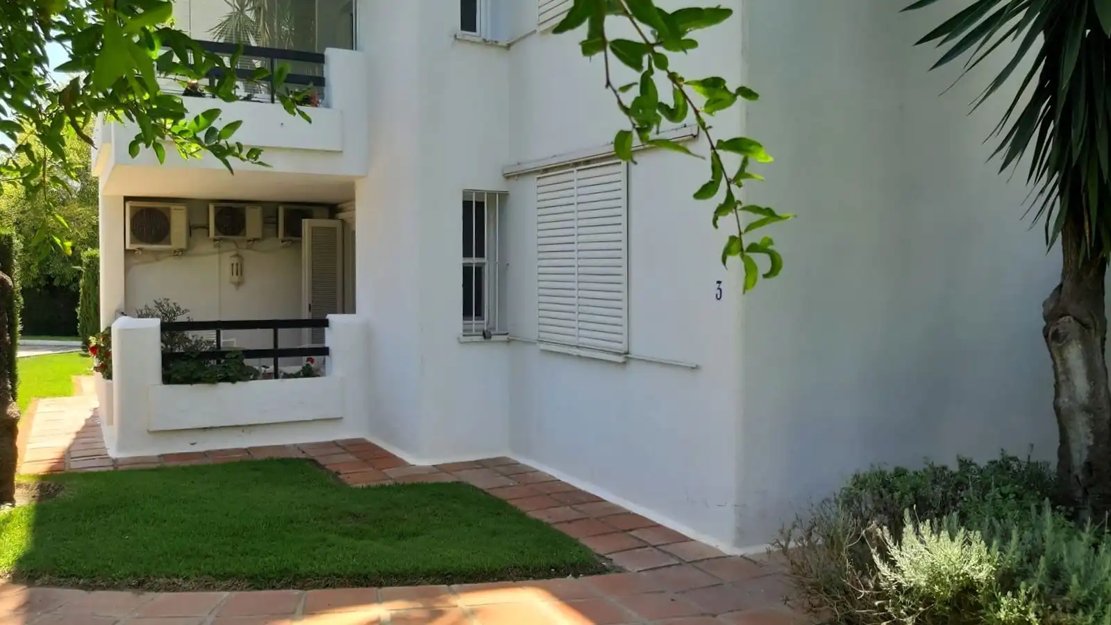 Vista exterior de Piso en venta en Marbella con Aire acondicionado, Terraza y Amueblado
