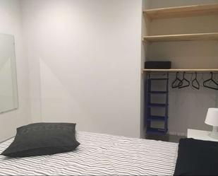 Bedroom of Flat to share in  Barcelona Capital  with Air Conditioner, Heating and Terrace