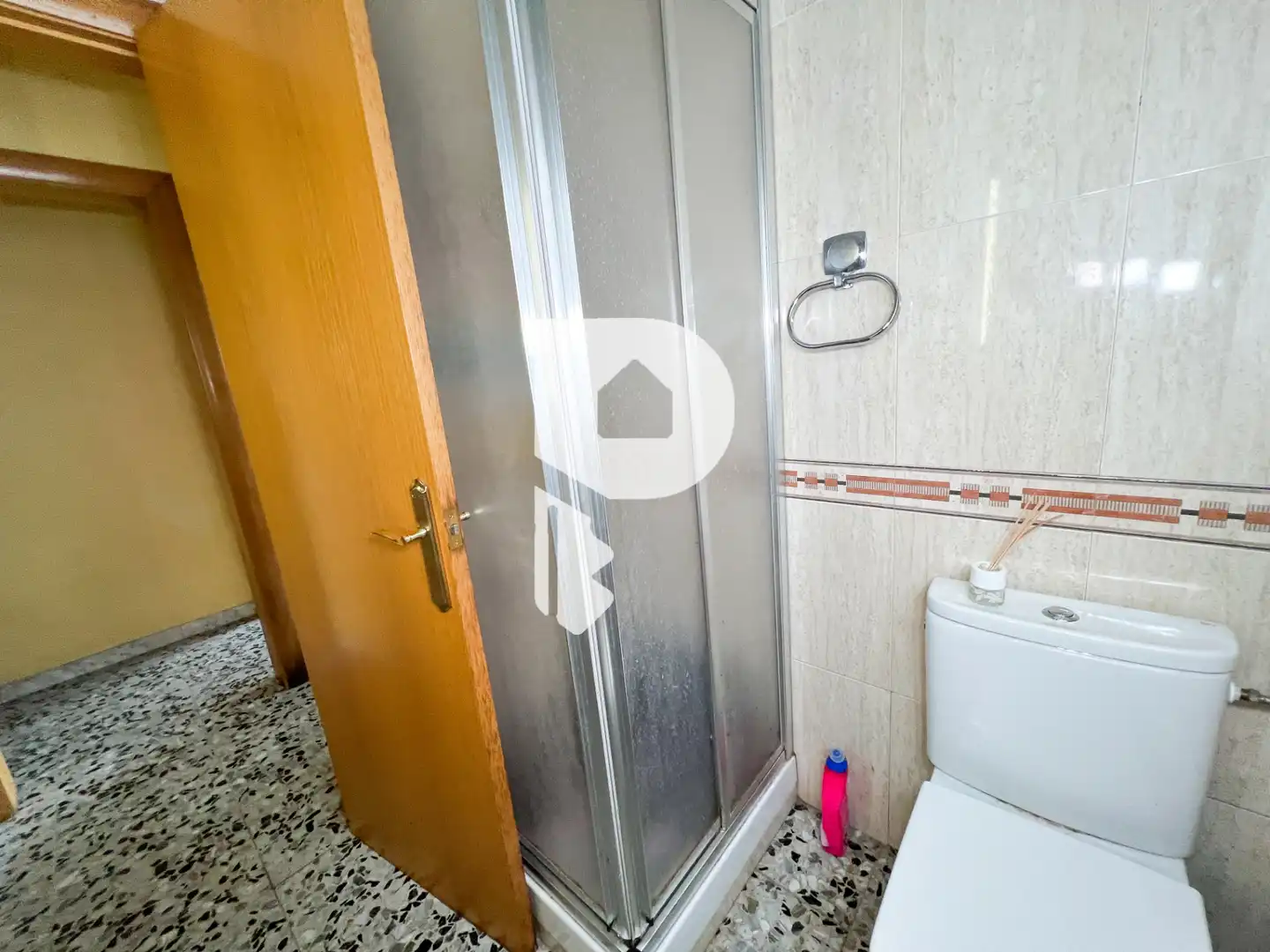 Bany de Casa o xalet en venda en Torrelles de Llobregat amb Aire condicionat, Calefacció i Jardí privat