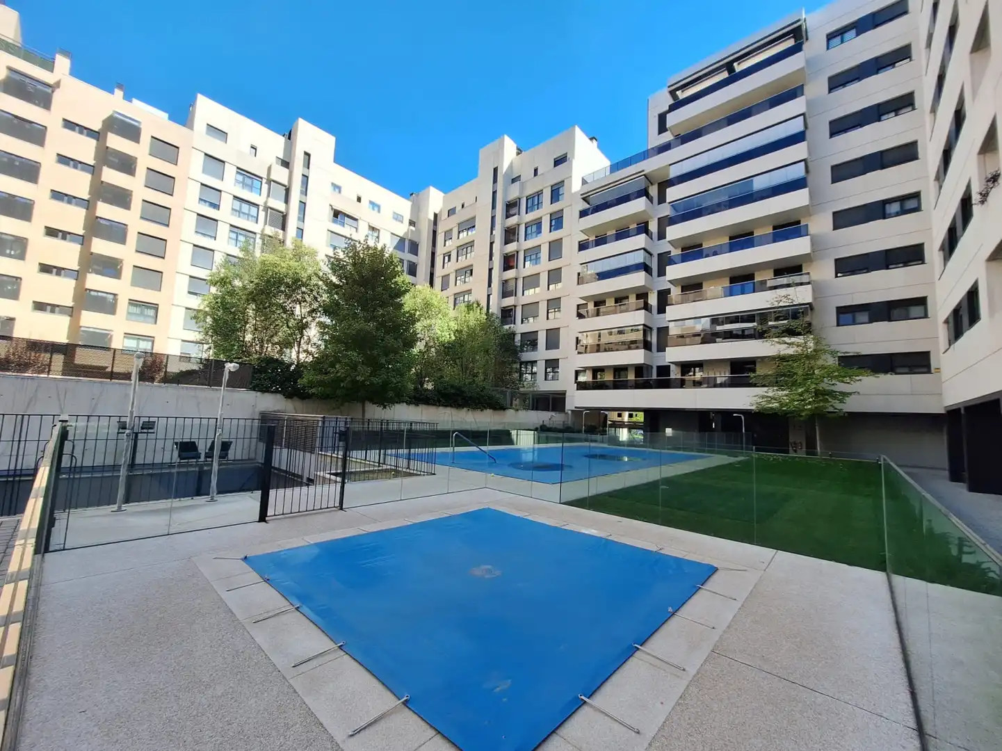 Piscina de Pis en venda en Villa de Vallecas