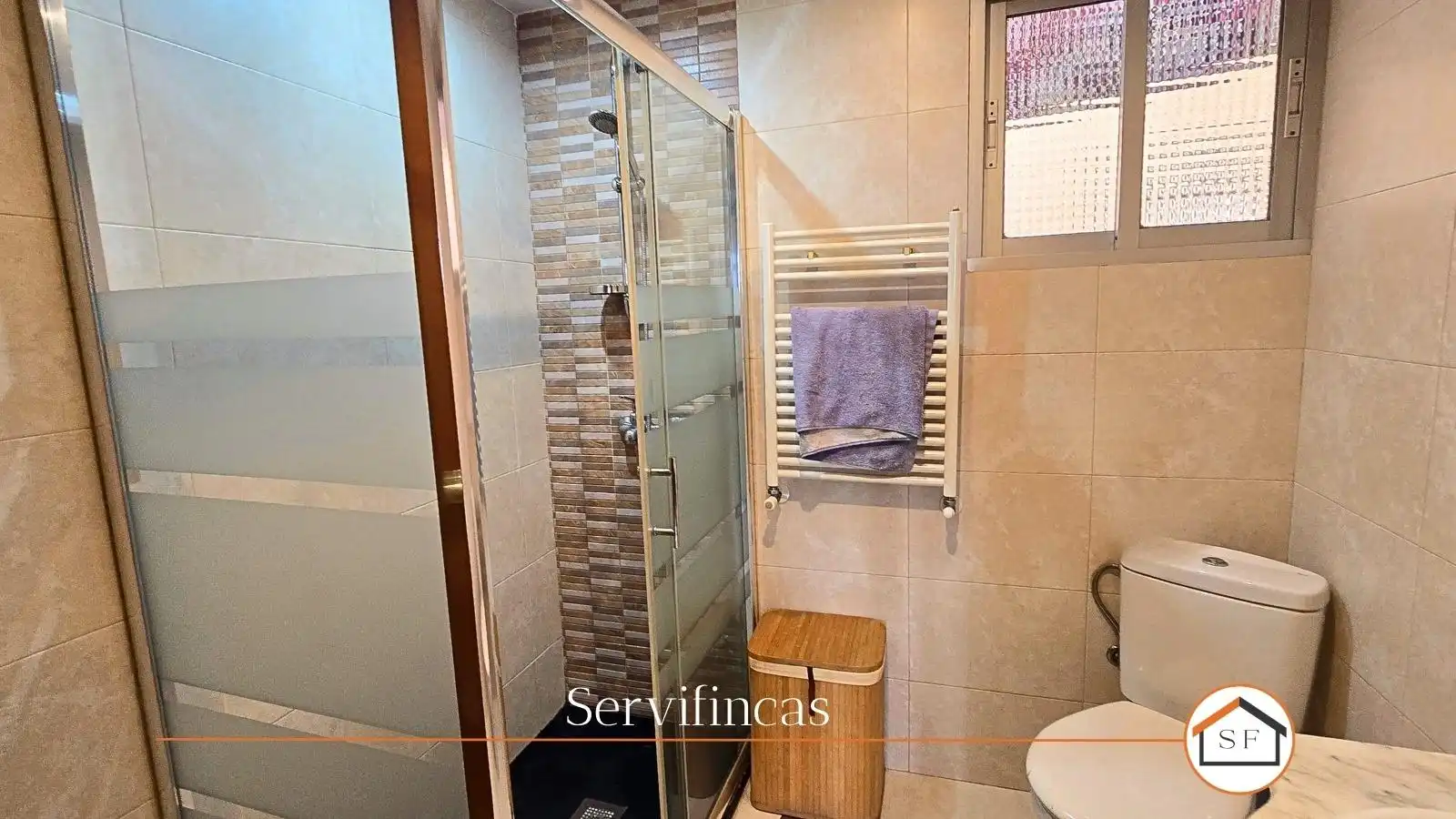 Badezimmer von Wohnung zum Verkauf in Madrid mit Klimaanlage, Heizung und Parkett