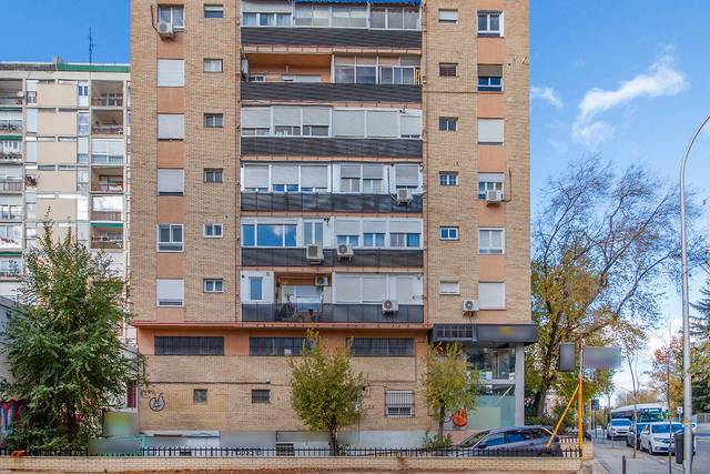 Local comercial en Alquiler en C/ María Auxiliadora en Ciudad Universitaria