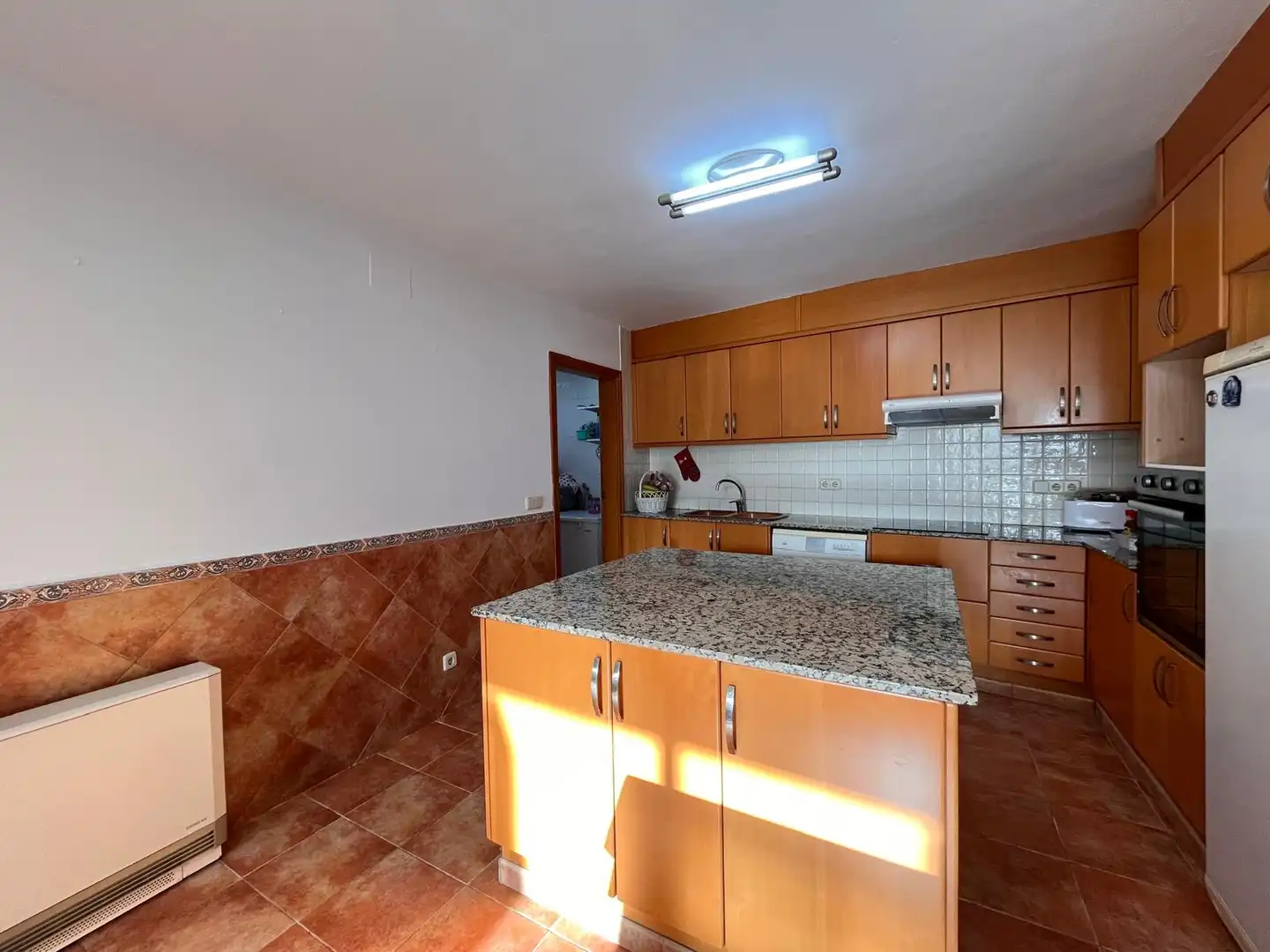 Cocina de Casa o chalet en venta en Vilanova i la Geltrú con Calefacción, Terraza y Piscina