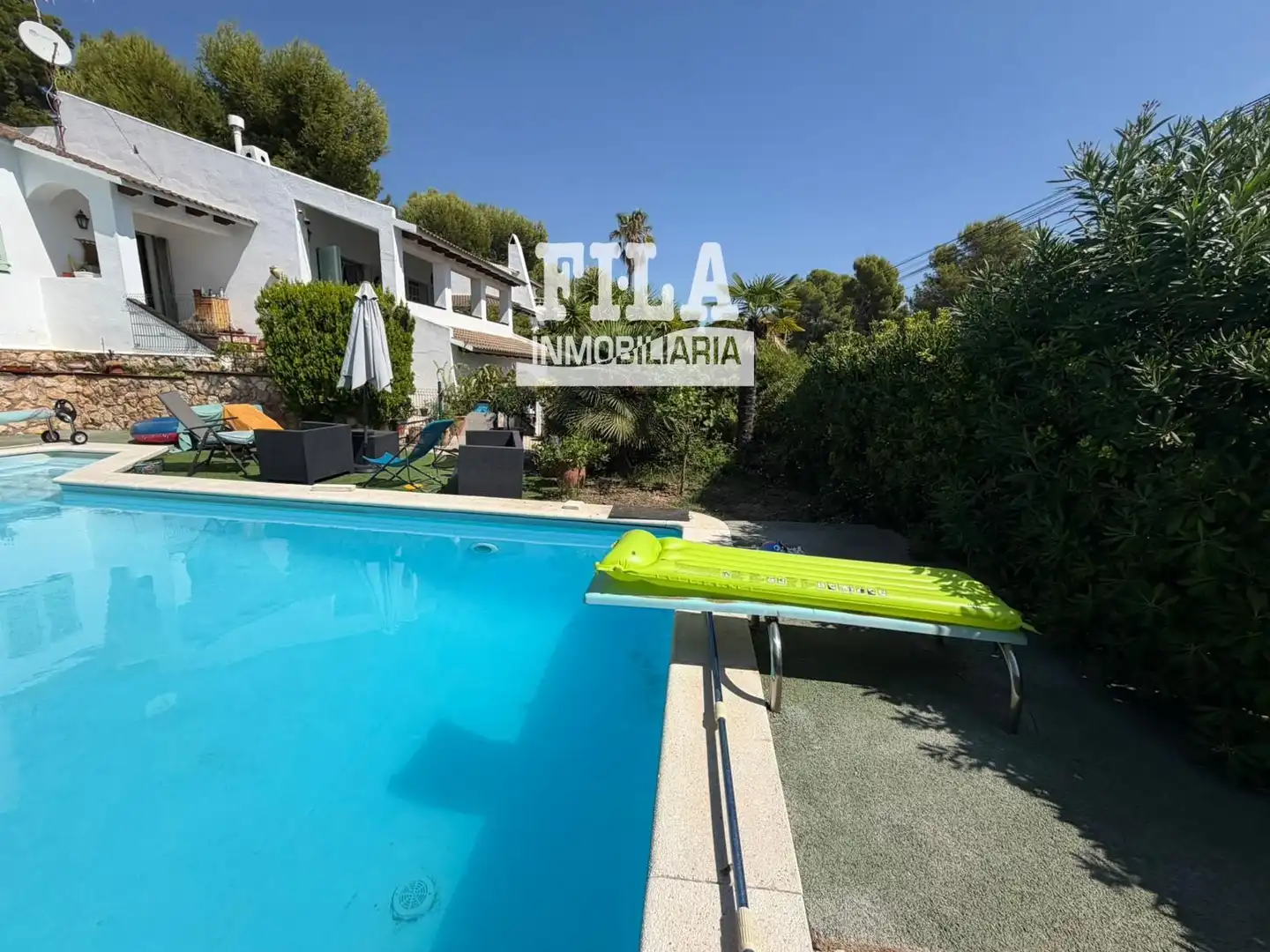 Swimming pool of Houses for sale in Els Masos - Els Garrofers