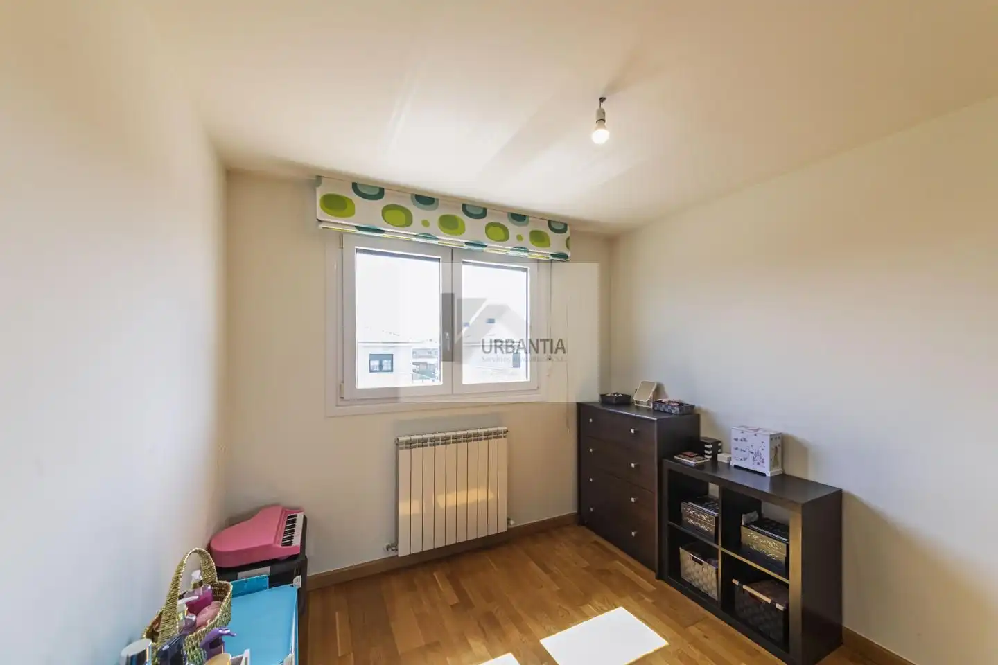 Habitación de Casa adosada en venta en Cendea de Olza / Oltza Zendea con Calefacción, Jardín privado y Parquet