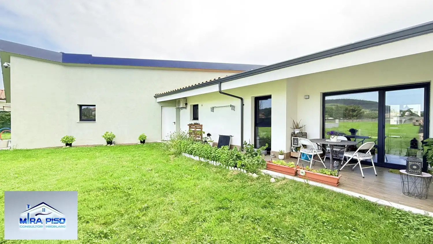 Vista exterior de Casa o chalet en venta en Las Rozas de Valdearroyo  con Calefacción, Terraza y Trastero