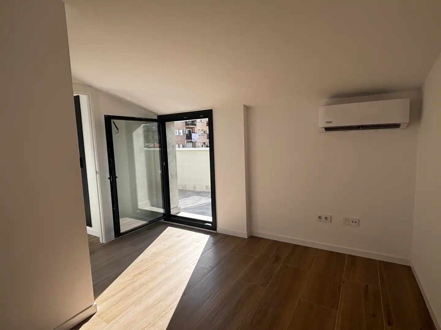 Dúplex con balcón en venta en Carrer de Linné 5, imagen 25