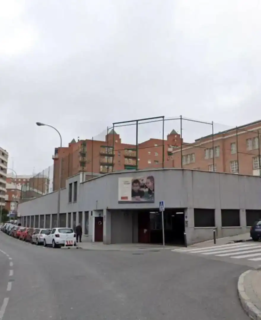 Vista exterior de Garatge en venda en Ciudad Lineal