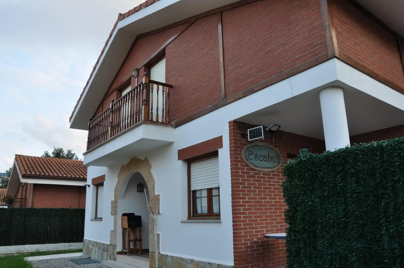 Vista exterior de Casa o chalet en venta en Castro-Urdiales con Calefacción, Jardín privado y Terraza
