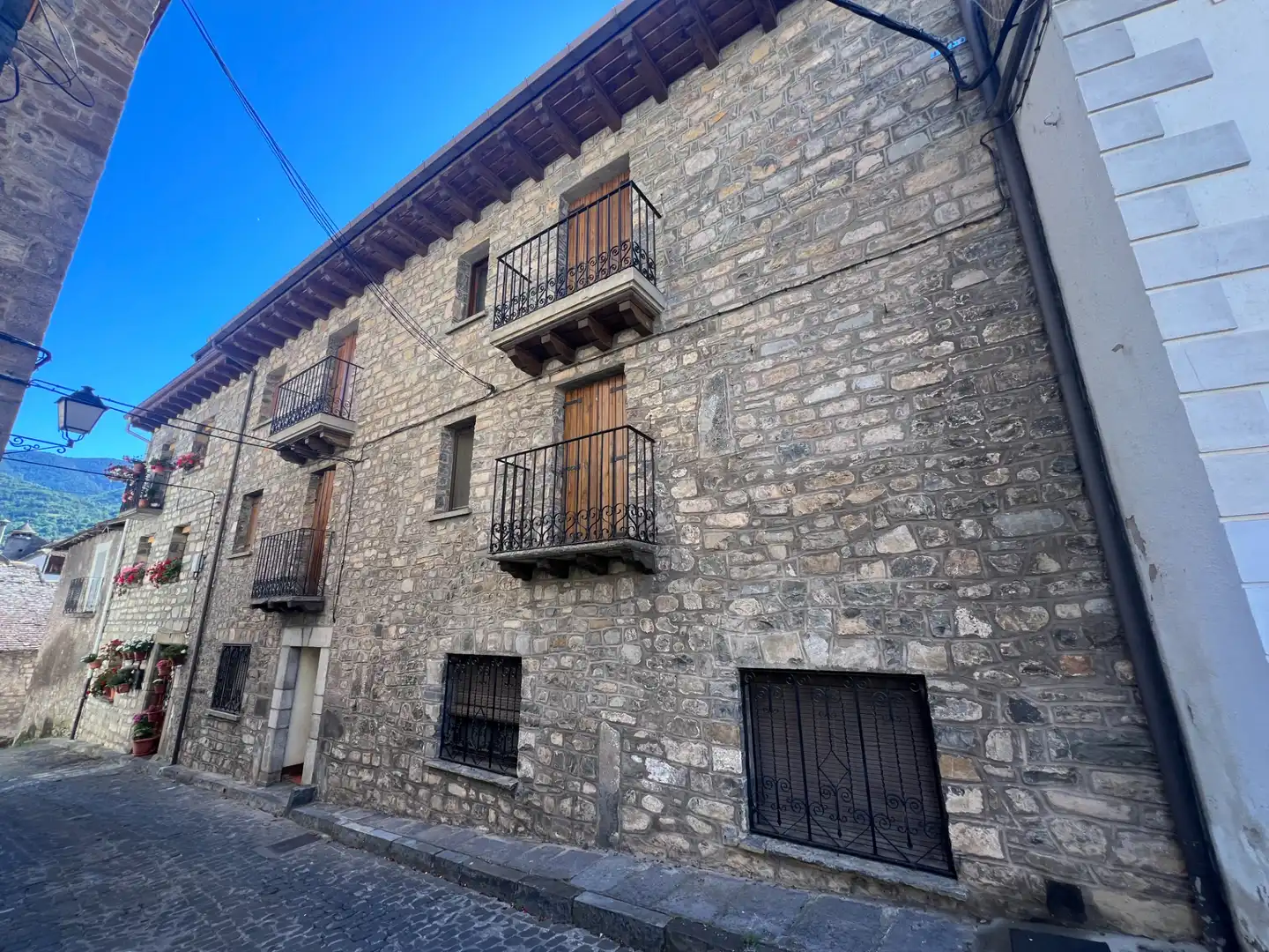 Vista exterior de Piso en venta en Valle de Hecho con Calefacción, Amueblado y Balcón