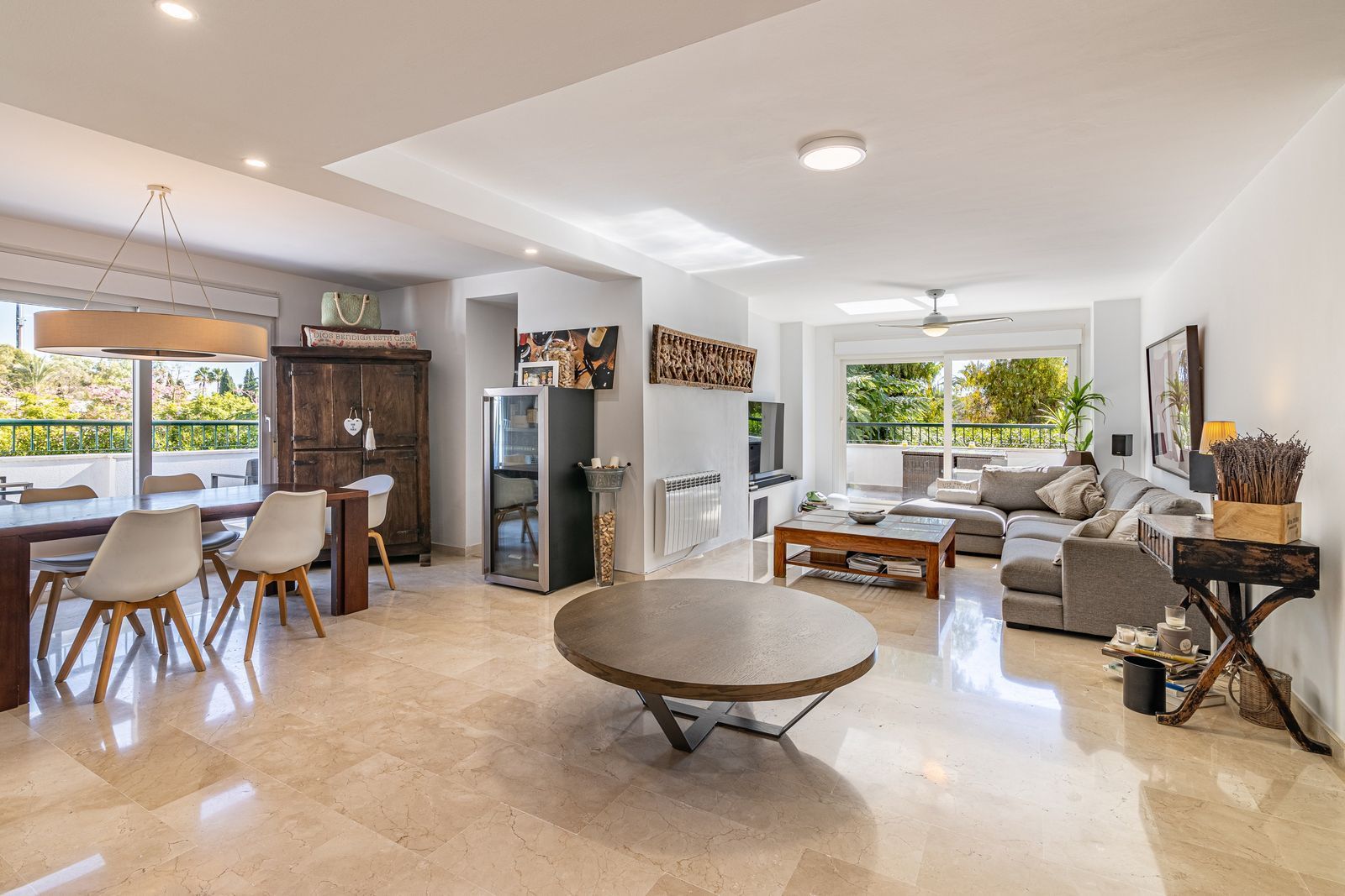 Sala d'estar de Apartament en venda en Marbella amb Traster, Moblat i Piscina comunitària