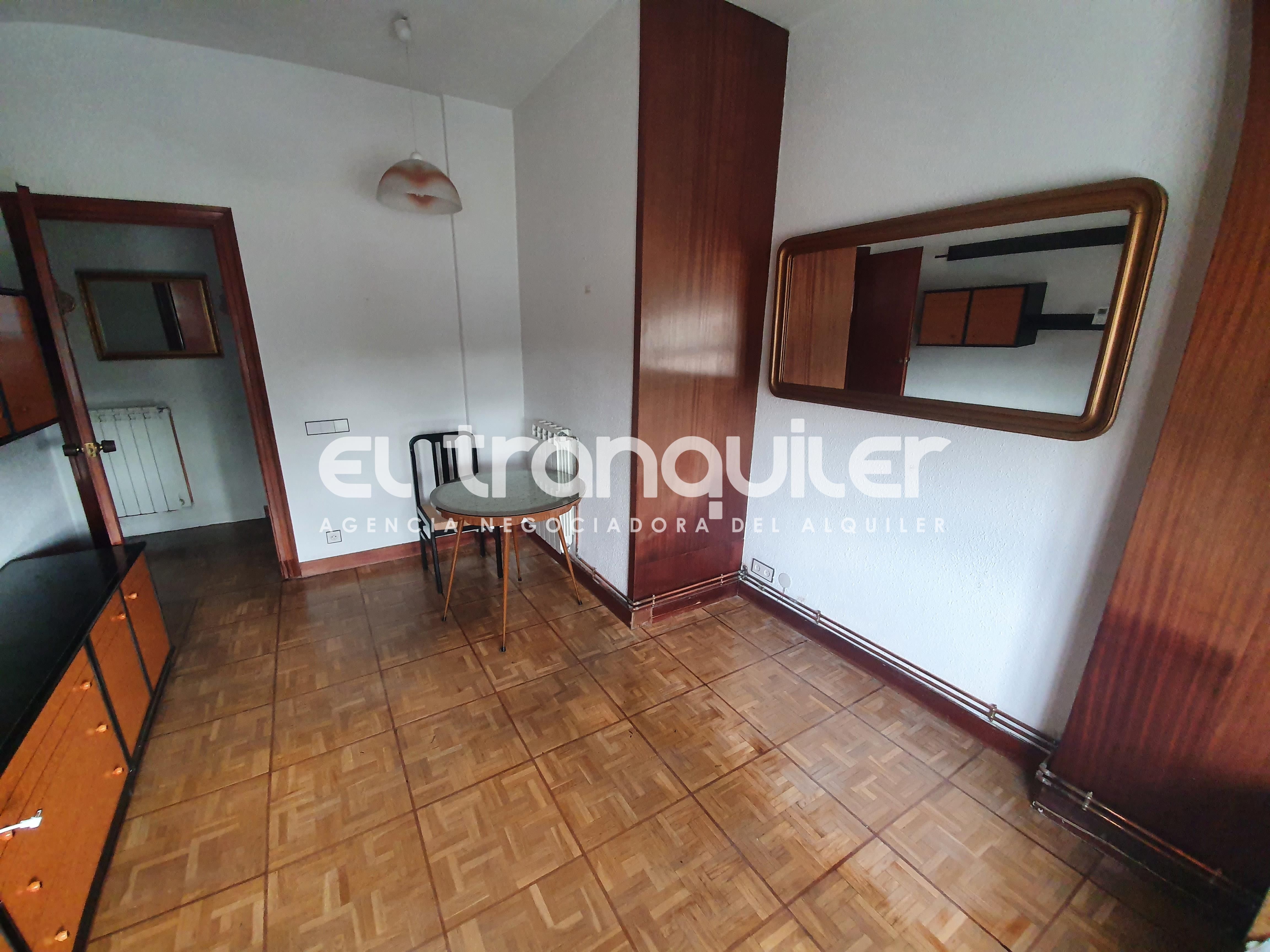 Habitación de Piso en venta en  Madrid Capital con Parquet, Terraza y Amueblado