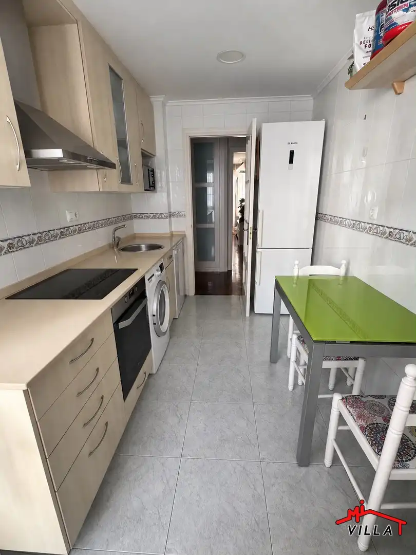 Cuina de Pis de lloguer en Colindres amb Calefacció, Moblat i Balcó