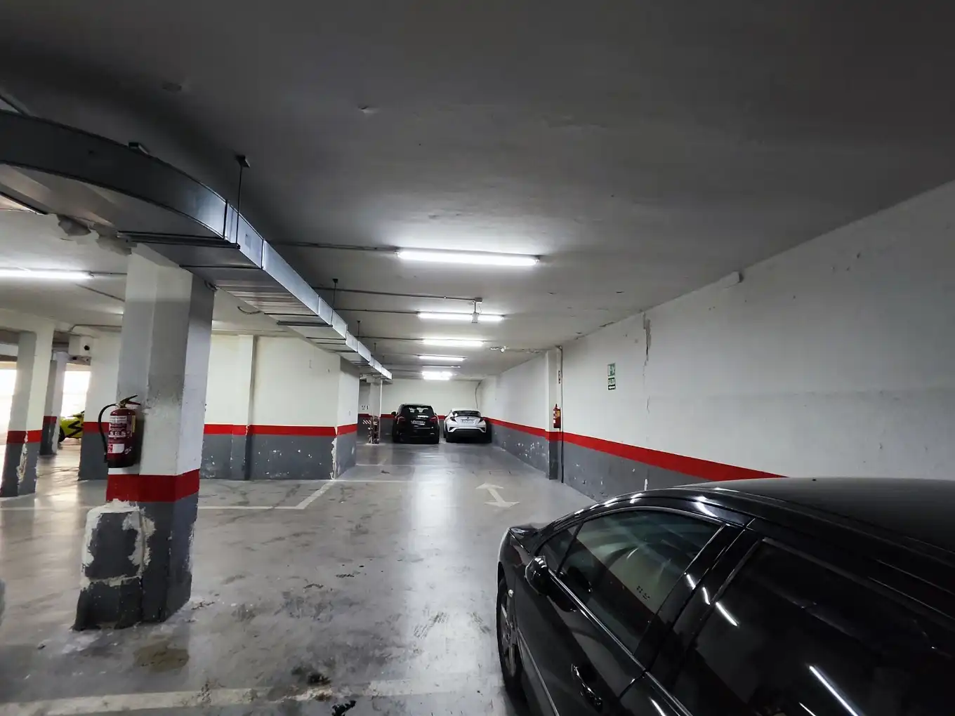 Parkplatz von Garage zur Miete in Madrid mit Alarm