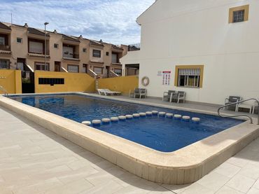Casa a schiera con balcone in vendita a Dolores de Pacheco - Santa Rosalía