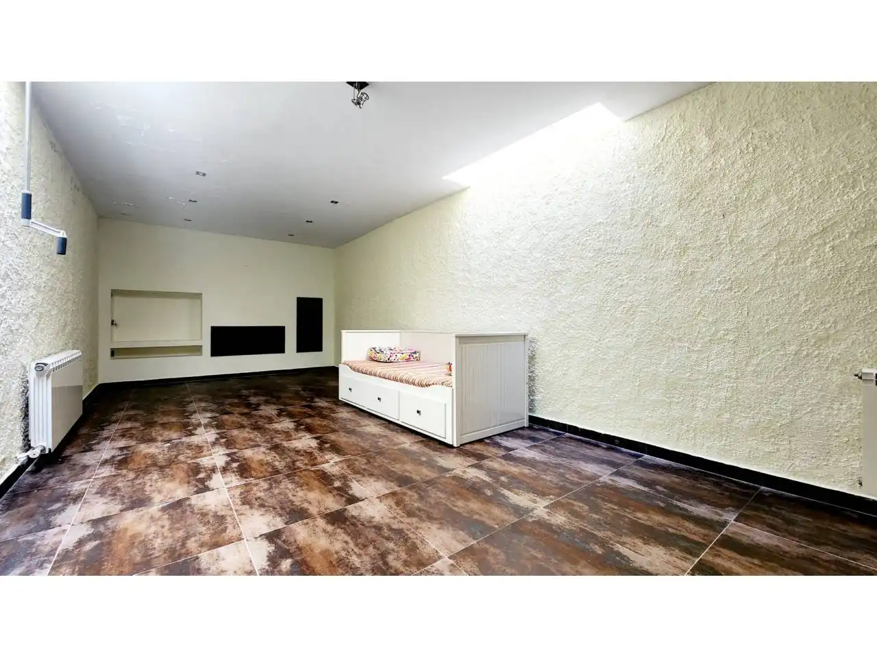 Einfamilien-Reihenhaus zum Verkauf in Sabadell mit Klimaanlage, Heizung und Terrasse