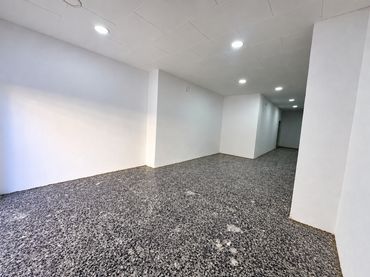 Local comercial de lloguer a Carrer d'Oltà