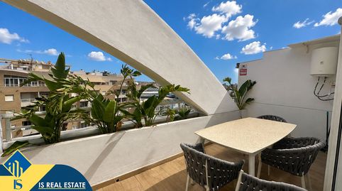 Apartamento con terraza en la provincia de Alicante, en Torrevieja. 2 habitaciones | 63 m² | 1,4 kilómetros del mar, imatge 2