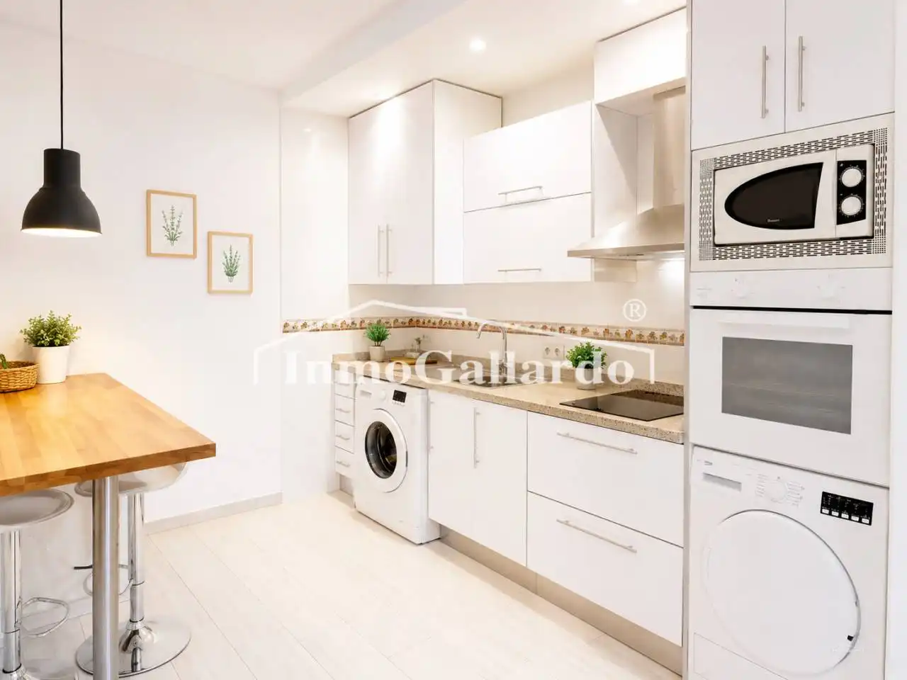 Kitchen of Flat for sale in Málaga  with Air Conditioner and Furnished