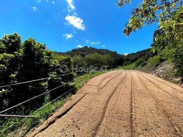 Country house with garden for sale in Sant Iscle de Vallalta