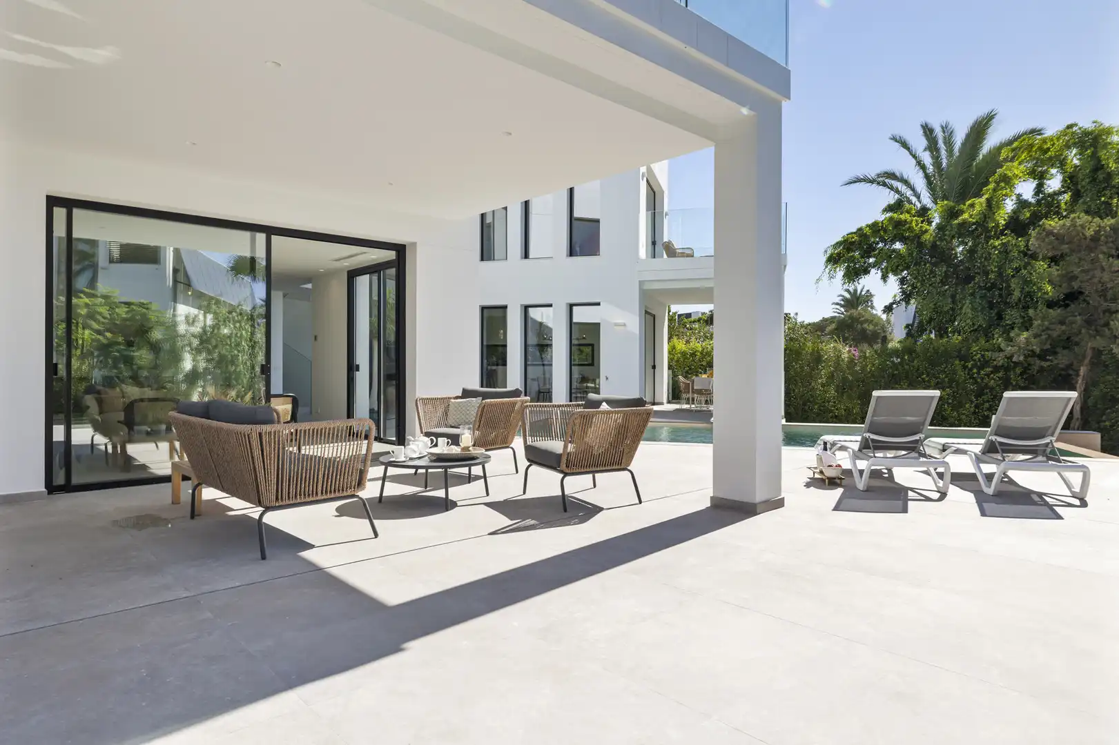 Terrassa de Casa o xalet en venda en Marbella amb Aire condicionat, Jardí privat i Terrassa