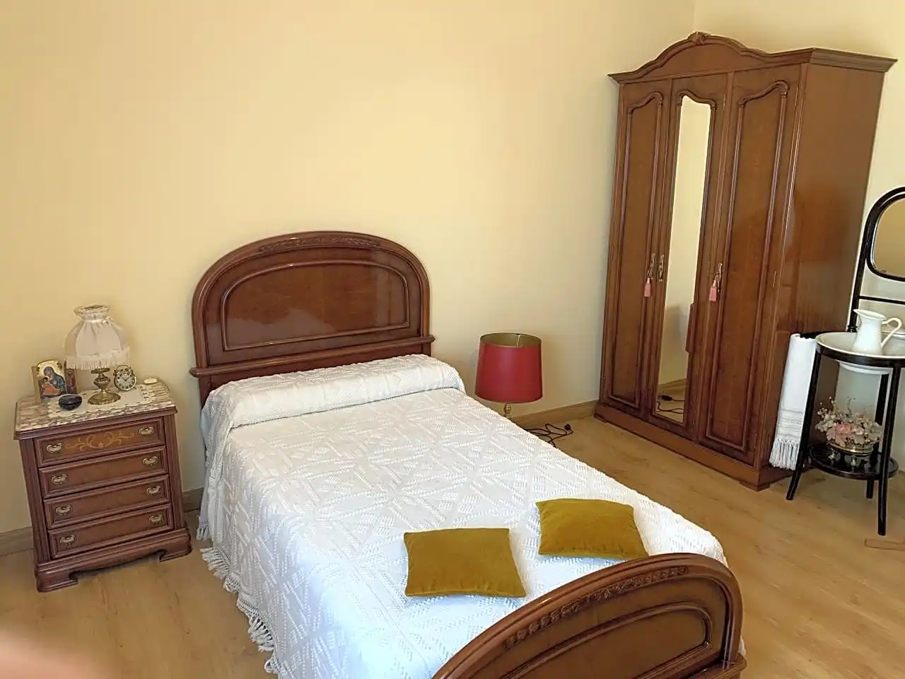 Dormitori de Casa o xalet en venda en  Logroño amb Calefacció, Parquet i Terrassa