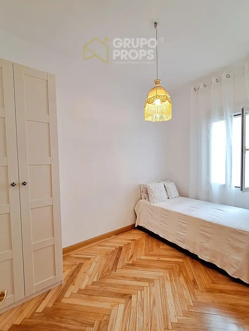Dormitori de Pis de lloguer en Madrid amb Aire condicionat, Calefacció i Parquet