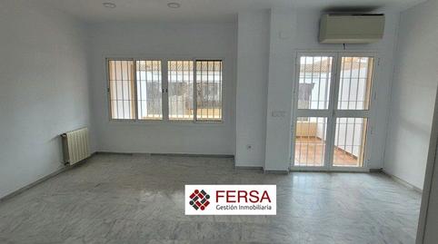 Foto 5 de Casa adosada en venta en Fuentebravía, Cádiz
