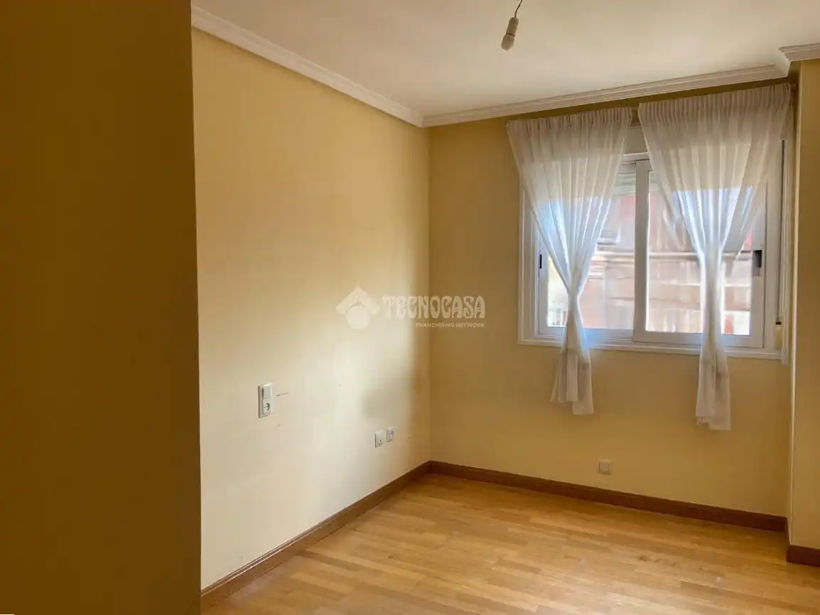 Dormitori de Pis de lloguer en Madrid amb Aire condicionat, Calefacció i Parquet