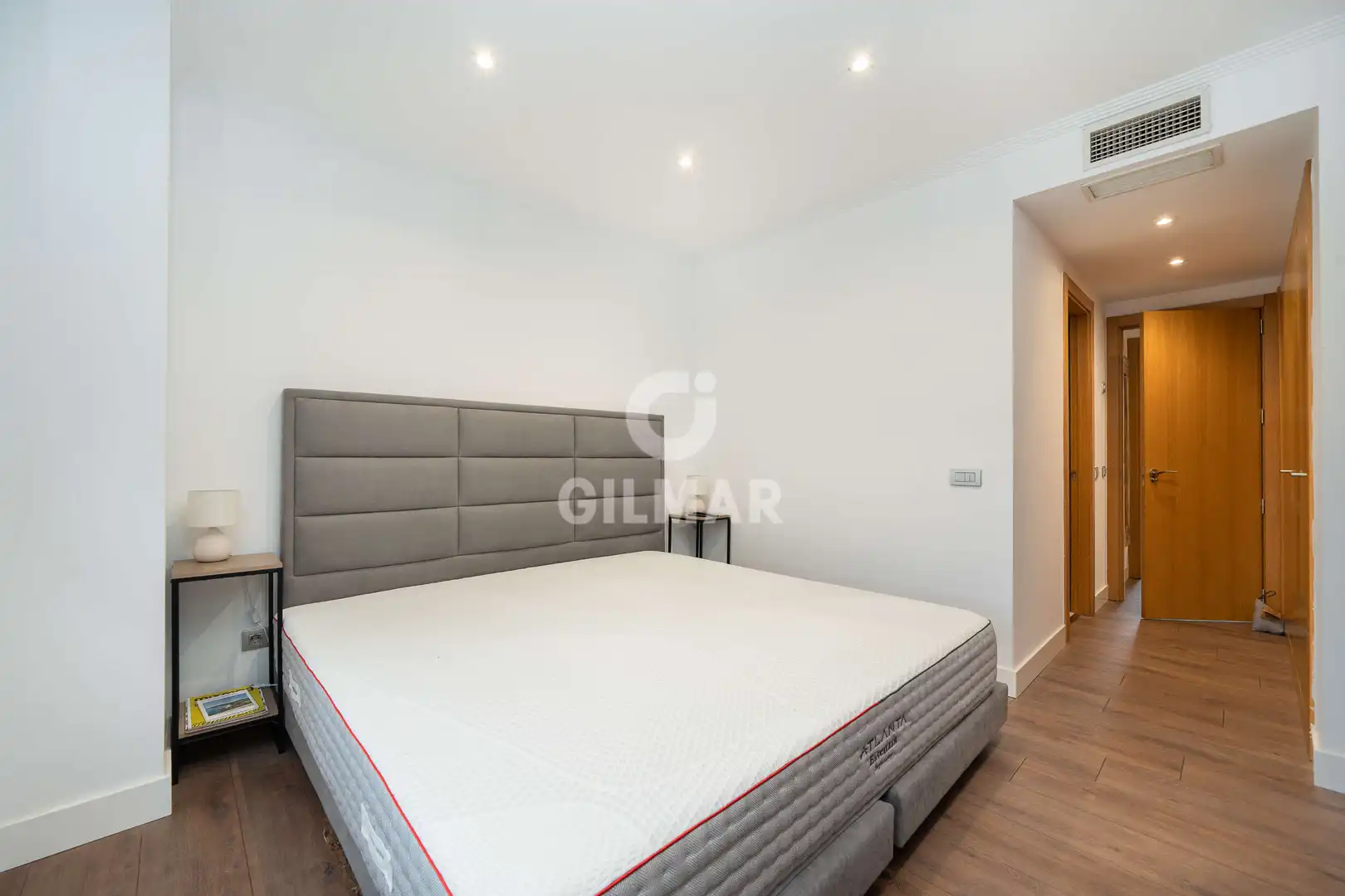 Bedroom of Flat for sale in Madrid  with Heating, Private garden and Storage room
