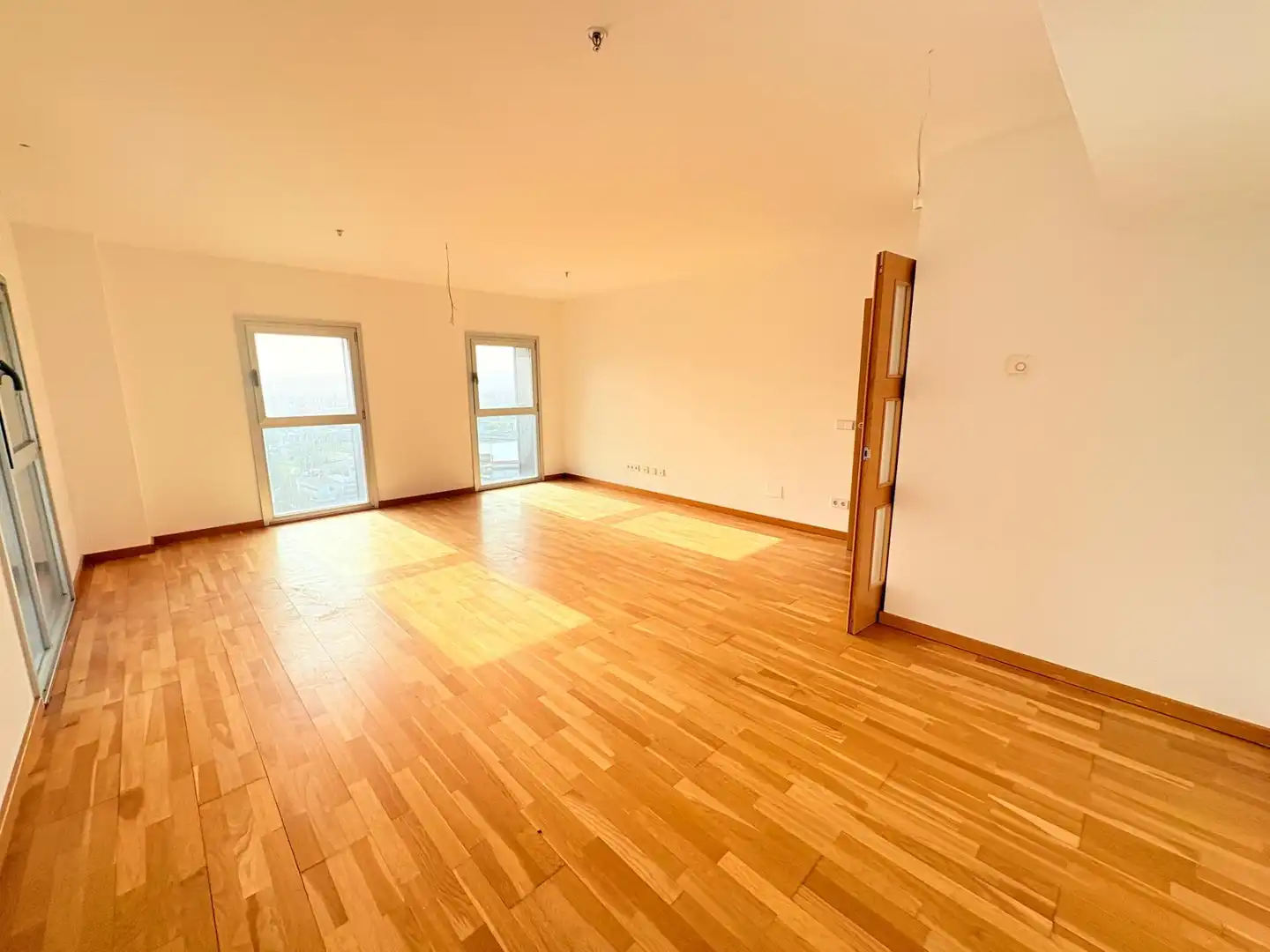 Sala de estar de Piso en venta en Ponferrada con Aire acondicionado, Trastero y Alarma