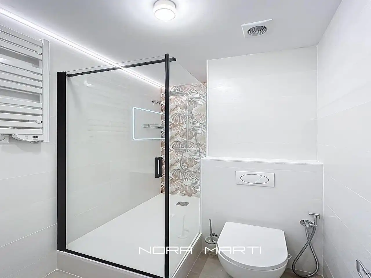 Bathroom of Flat for sale in Barcelona  with Air Conditioner, Heating and Parquet flooring