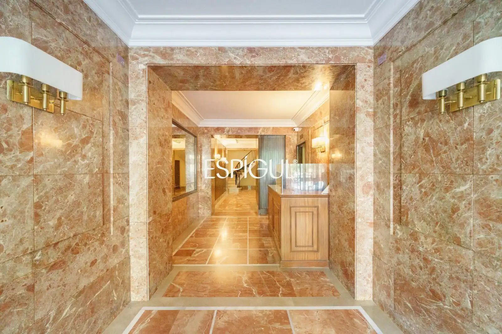 Piso en venta en Barcelona con Calefacción, Parquet y Terraza