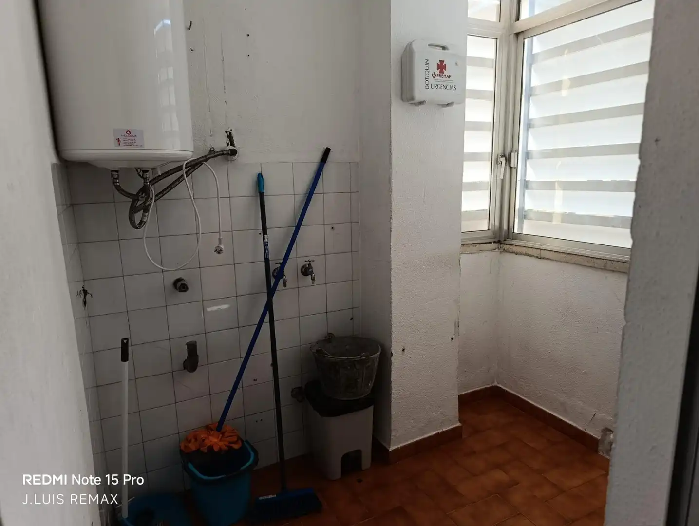 Bathroom of Flat for sale in Bormujos  with Air Conditioner and Terrace