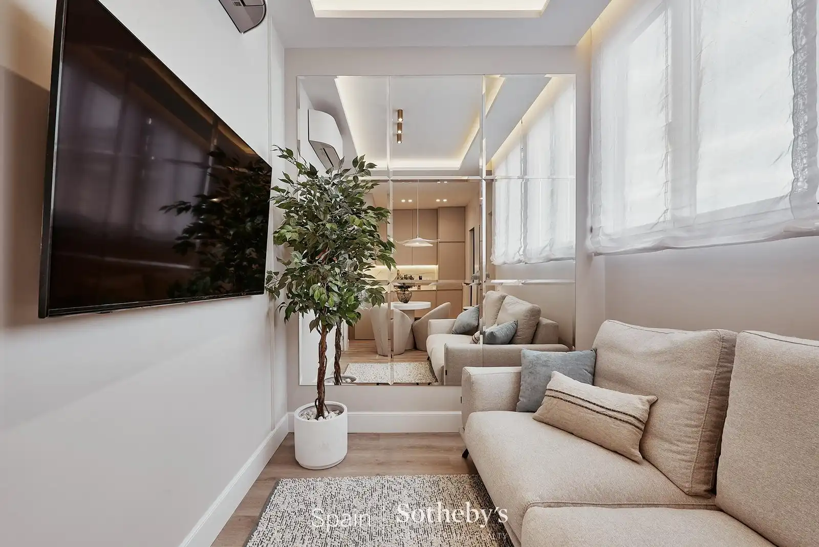 Sala d'estar de Apartament en venda en Madrid amb Aire condicionat i Calefacció