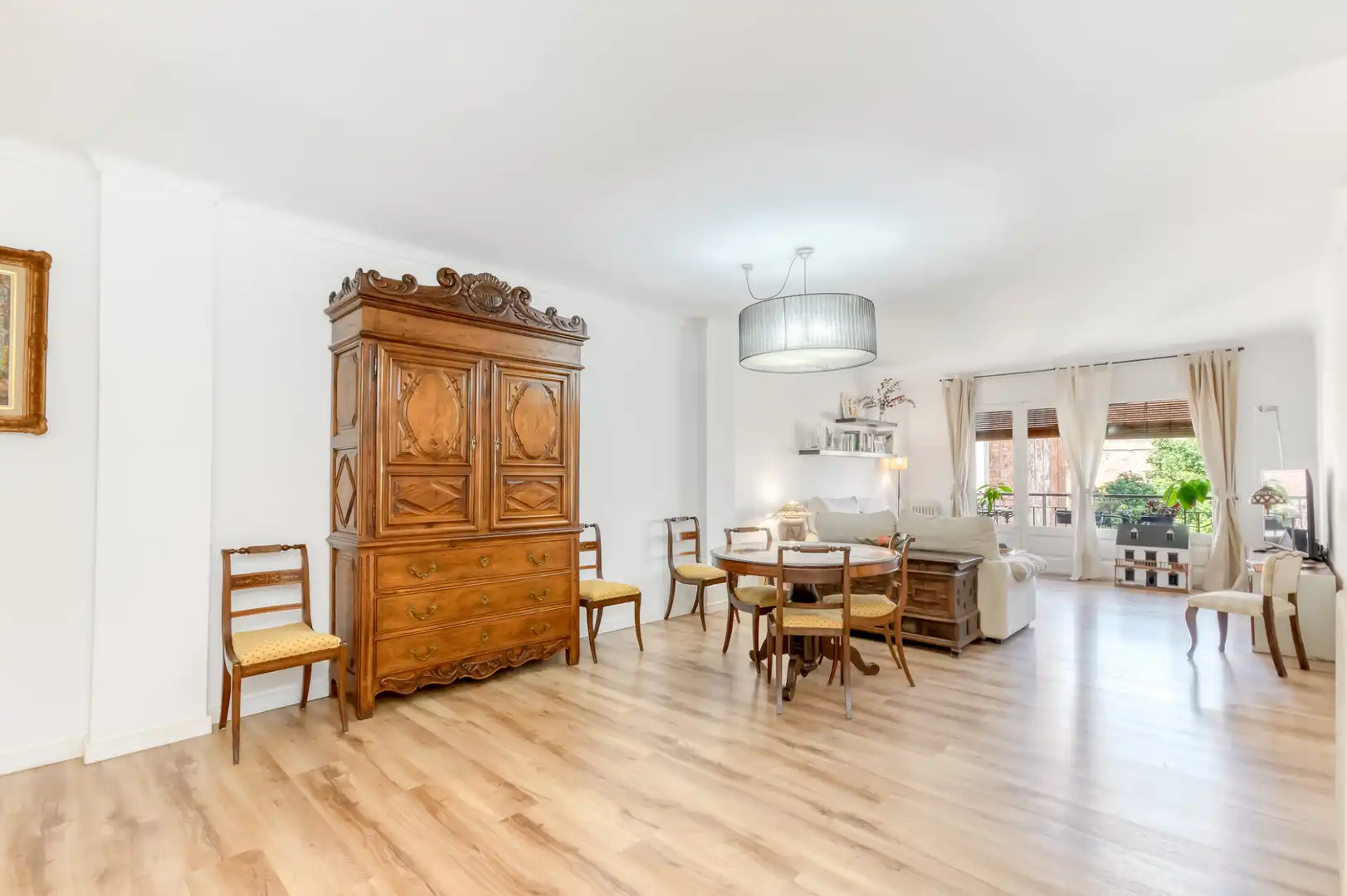 Comedor de Piso en venta en Figueres con Calefacción, Terraza y Amueblado