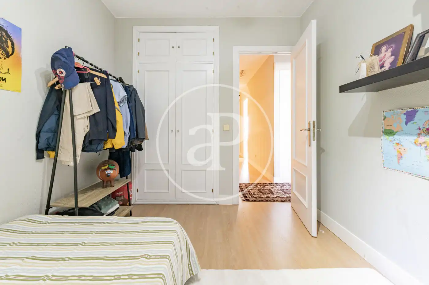 Habitación de Casa adosada en venta en Madrid con Aire acondicionado, Calefacción y Jardín privado
