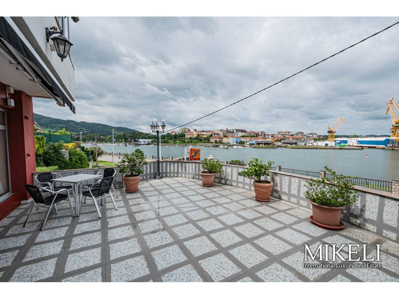 Terrassa de Local en venda en Marina de Cudeyo amb Alarma