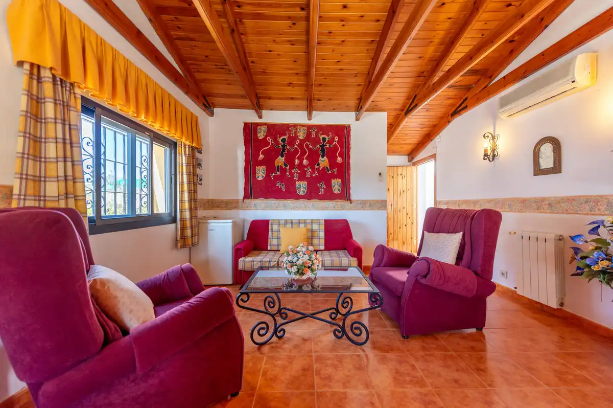 Sala de estar de Casa adosada en venta en Marbella con Aire acondicionado y Terraza