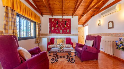Foto 3 de Casa adosada en venta en Las Chapas - Alicate Playa, Marbella