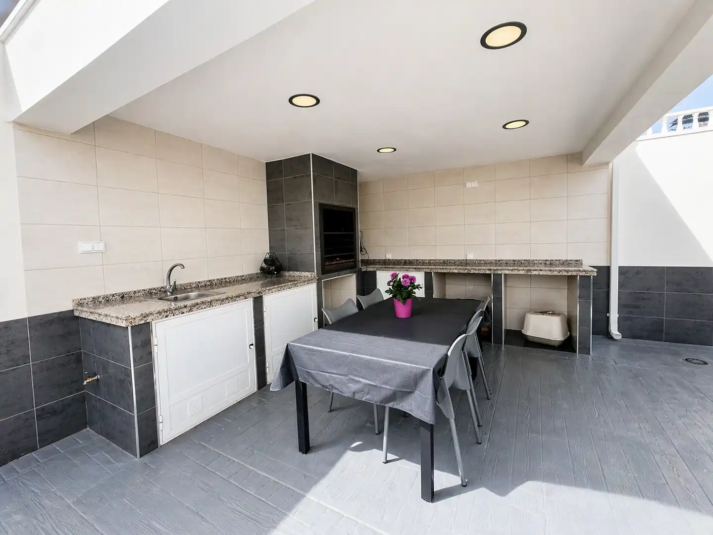 Terrassa de Casa o xalet en venda en Torrevieja amb Aire condicionat, Calefacció i Jardí privat
