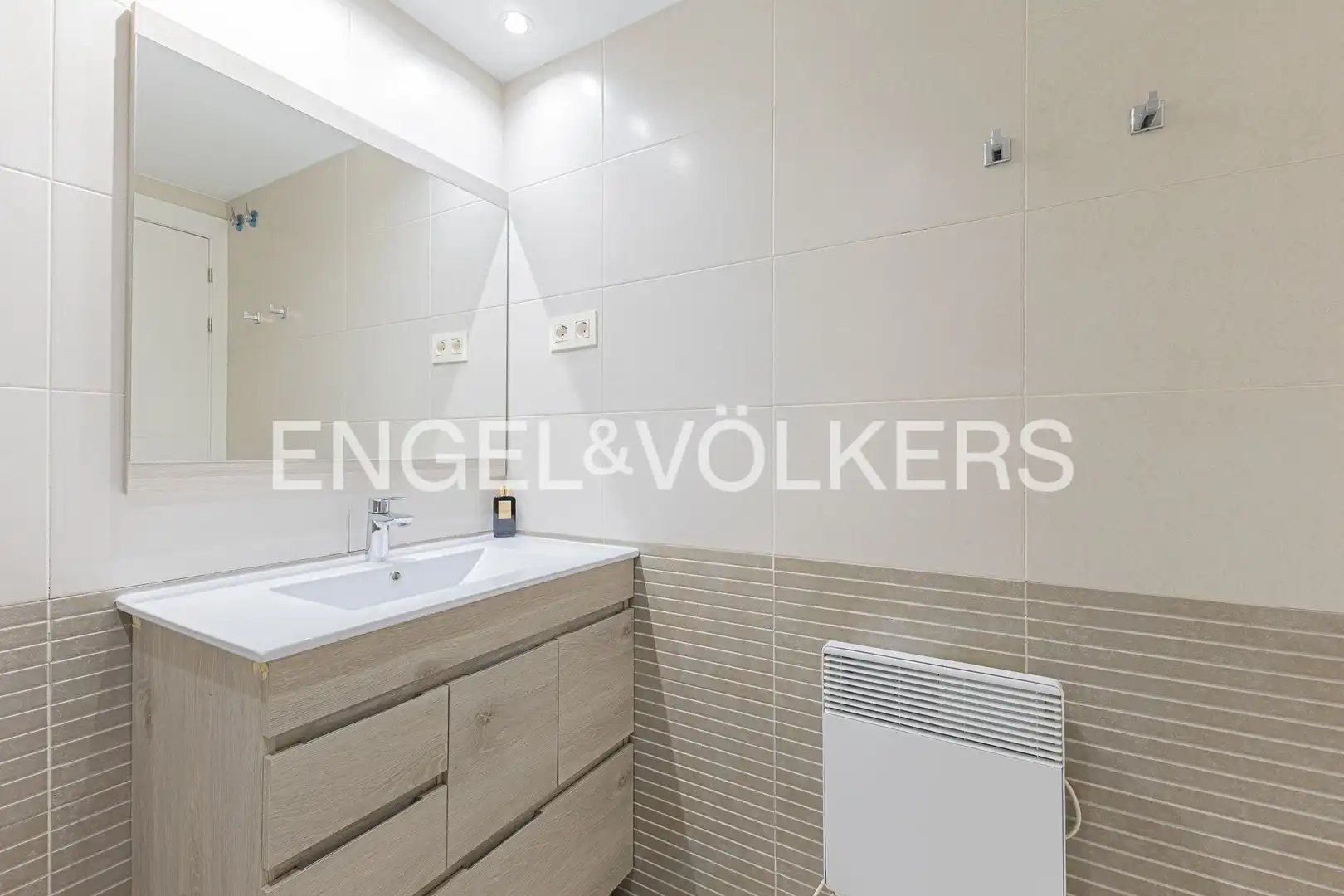 Baño de Piso en venta en Sant Joan Despí con Aire acondicionado, Calefacción y Parquet